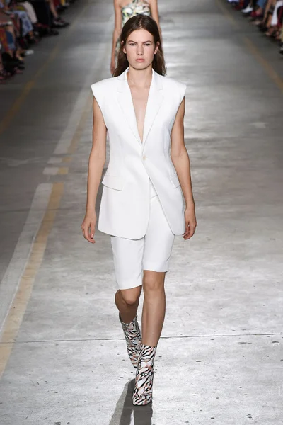 Look 33